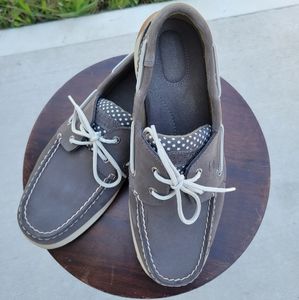 nubuck leather boat shoe w/o box